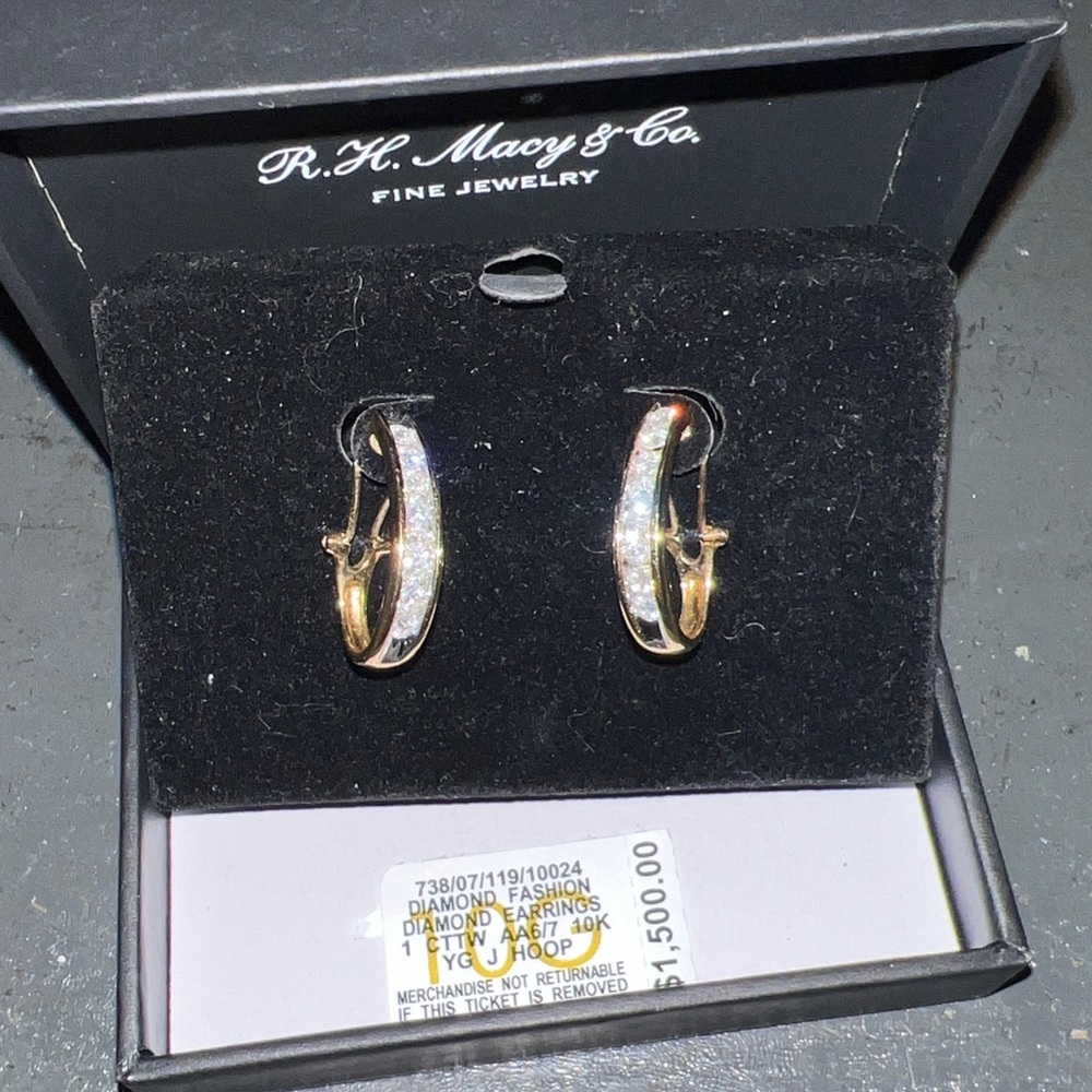 R.H Macy&Co fine jewelry diamond earrings - Picture 3 of 15